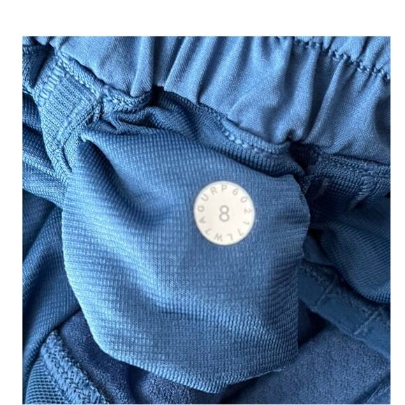 Lululemon Hotty Hot Short II 2.5" Royal Blue Size 8 Excellent Condition - Picture 11 of 11